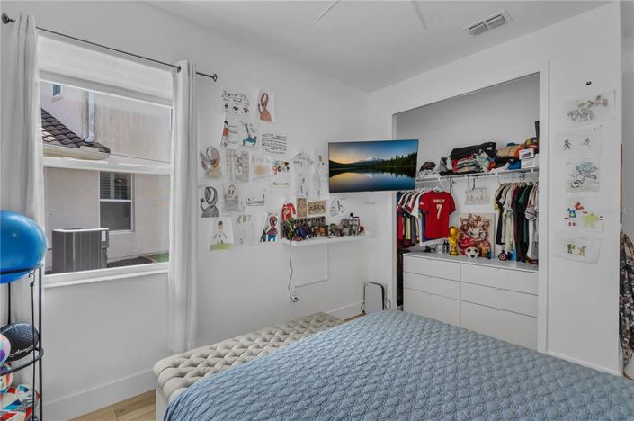 Image No.26-4 Bed House for sale