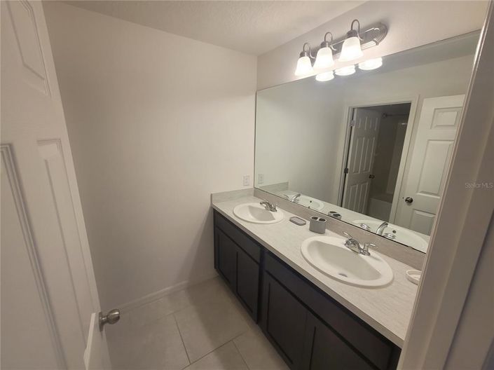 Image No.20-4 Bed Townhouse for sale