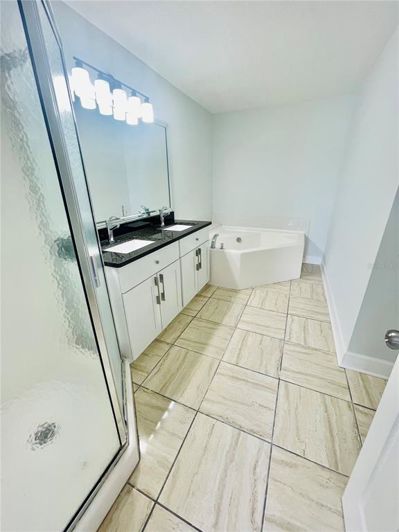 Image No.12-5 Bed House for sale