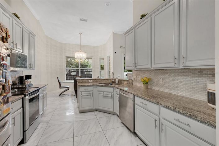 Image No.10-4 Bed House for sale