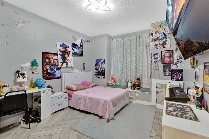 Image No.20-4 Bed House for sale