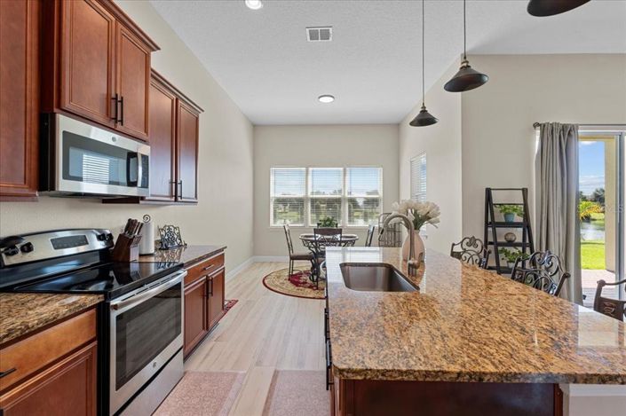 Image No.11-3 Bed House for sale