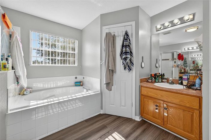 Image No.27-5 Bed House for sale