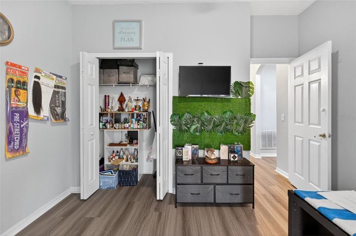 Image No.37-5 Bed House for sale