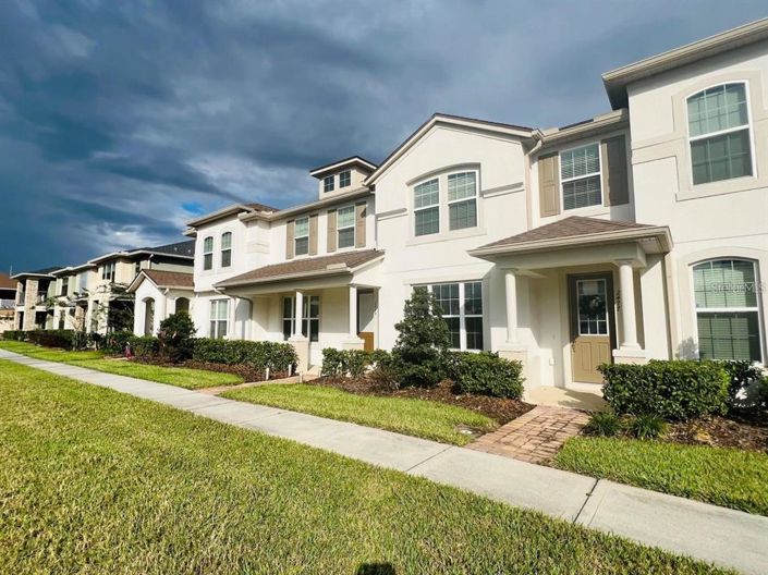 Image No.2-3 Bed Townhouse for sale