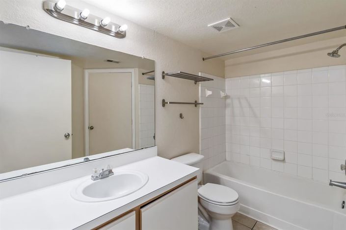 Image No.24-2 Bed Apartment for sale