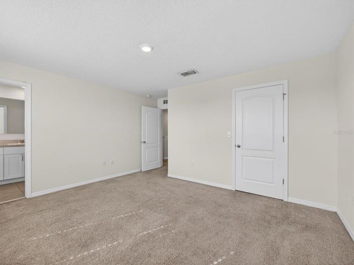 Image No.14-3 Bed Townhouse for sale