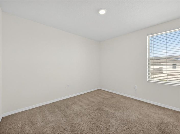 Image No.19-3 Bed Townhouse for sale