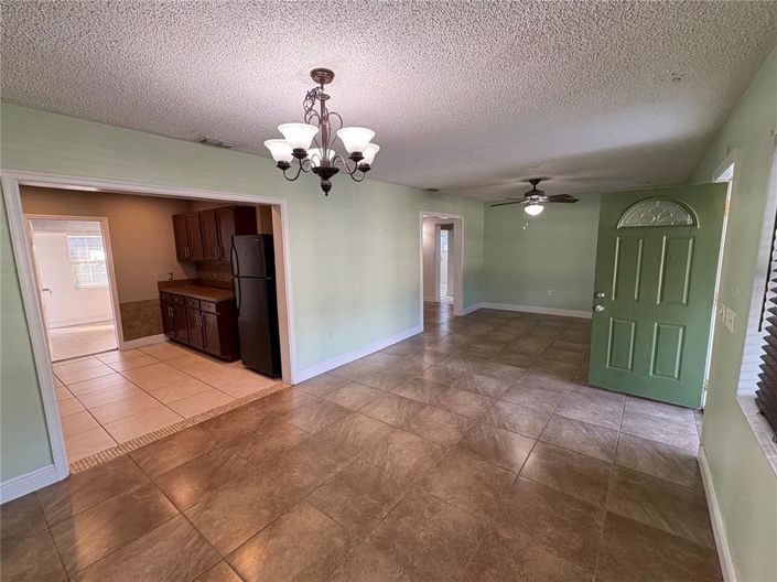 Image No.8-3 Bed House for sale