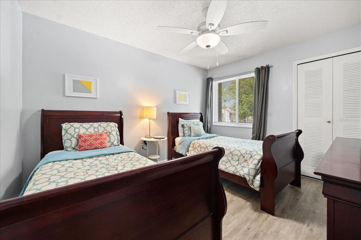 Image No.17-2 Bed Townhouse for sale