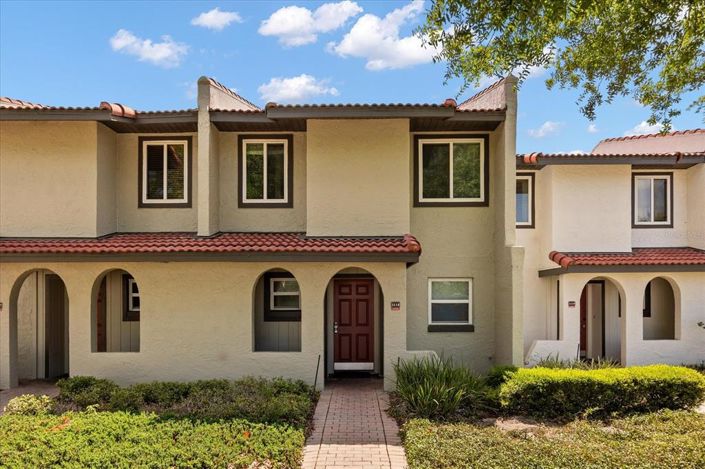 Image No.2-2 Bed Townhouse for sale