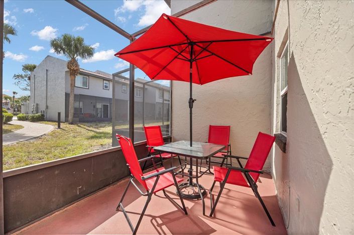 Image No.23-2 Bed Townhouse for sale