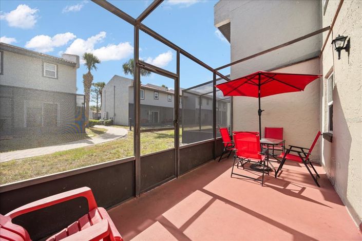 Image No.25-2 Bed Townhouse for sale