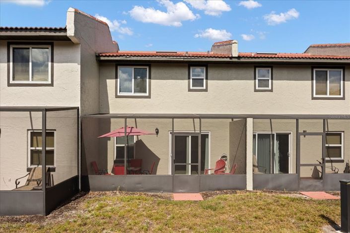 Image No.26-2 Bed Townhouse for sale