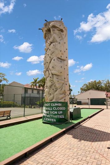 Image No.27-2 Bed Townhouse for sale