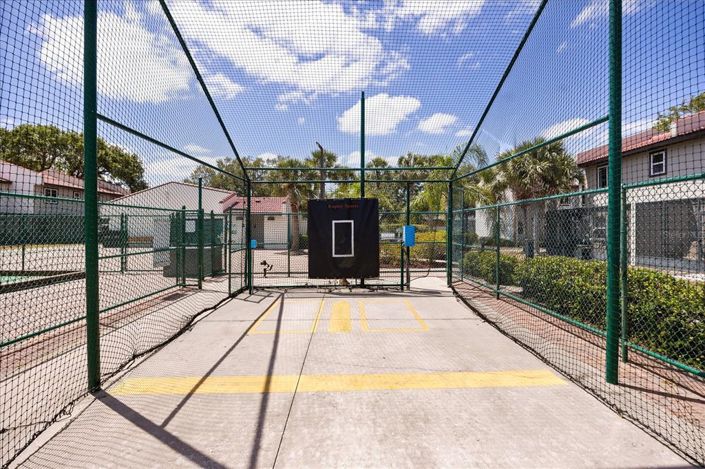 Image No.30-2 Bed Townhouse for sale