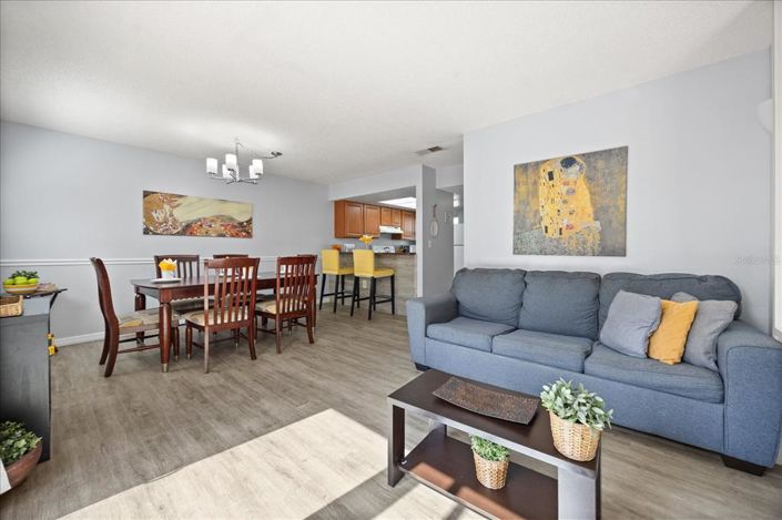 Image No.4-2 Bed Townhouse for sale