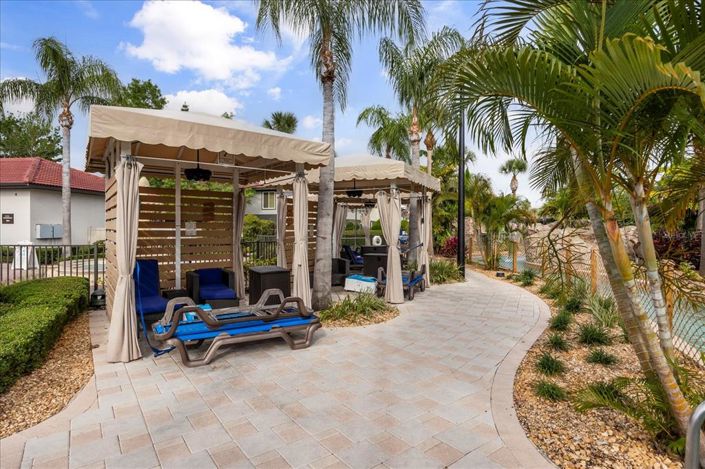 Image No.49-2 Bed Townhouse for sale