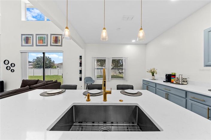 Image No.15-4 Bed House for sale