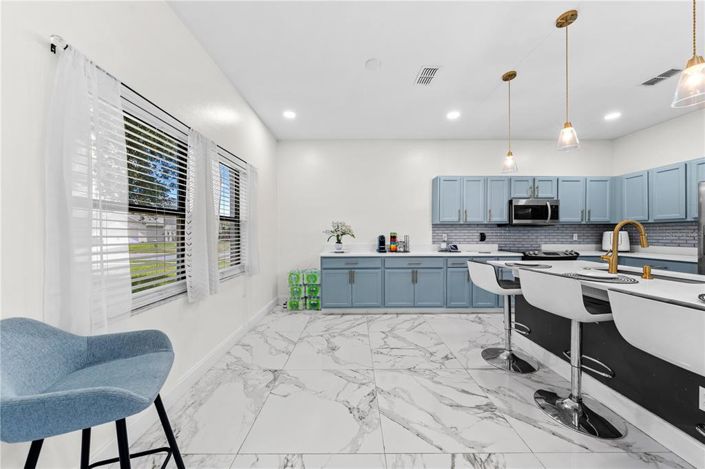 Image No.18-4 Bed House for sale