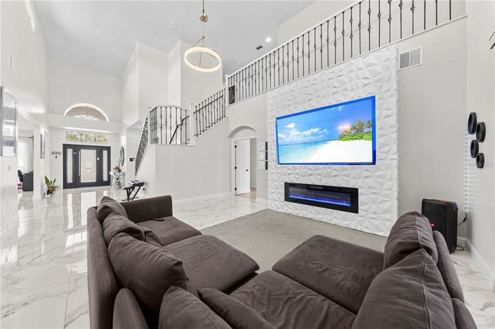 Image No.19-4 Bed House for sale