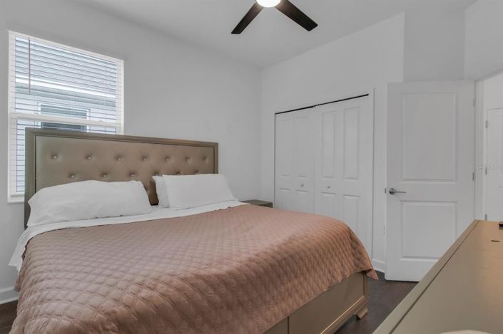 Image No.15-4 Bed House for sale