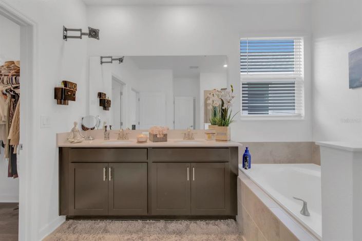 Image No.42-4 Bed House for sale