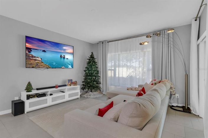 Image No.14-4 Bed Townhouse for sale