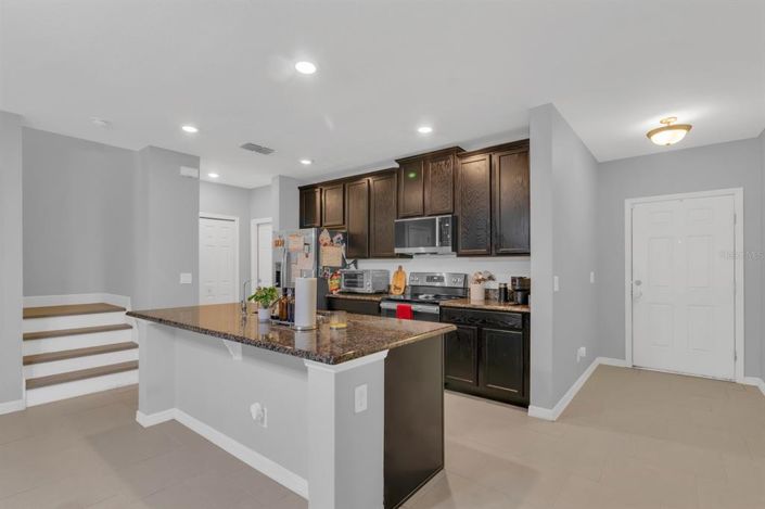 Image No.21-4 Bed Townhouse for sale