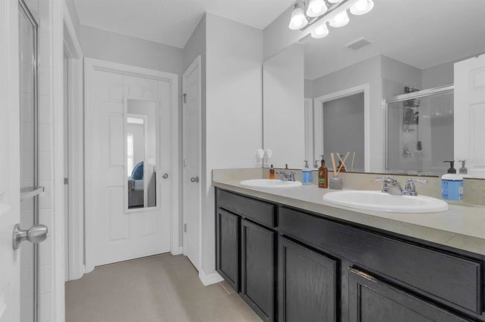 Image No.30-4 Bed Townhouse for sale