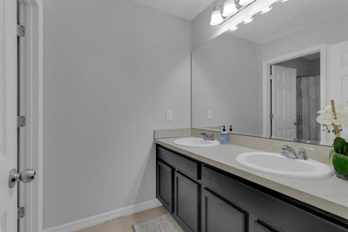 Image No.35-4 Bed Townhouse for sale