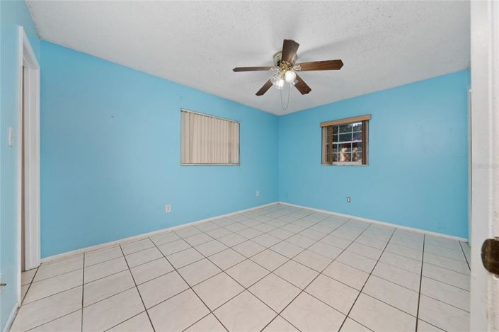 Image No.10-4 Bed House for sale