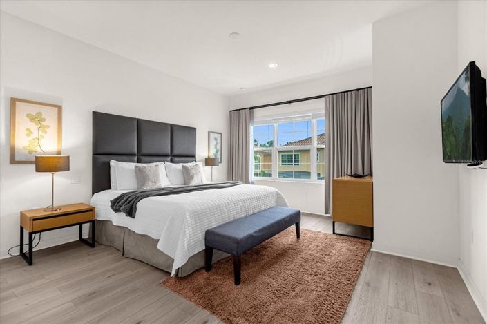 Image No.11-2 Bed Townhouse for sale