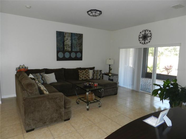 Image No.18-4 Bed House for sale