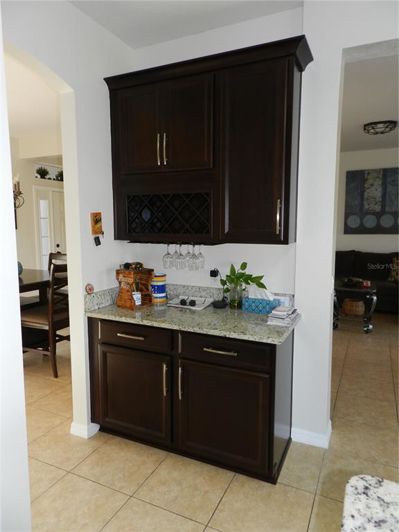 Image No.25-4 Bed House for sale