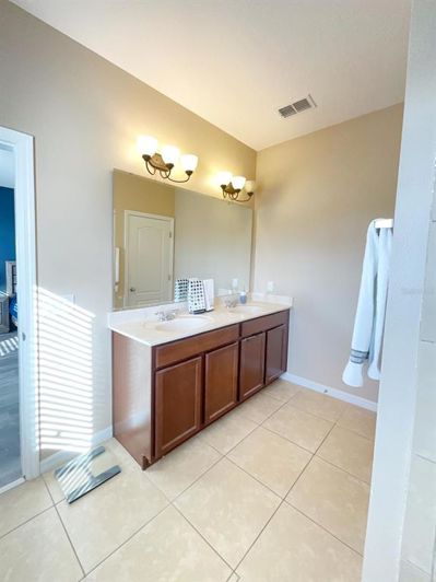 Image No.21-3 Bed Townhouse for sale