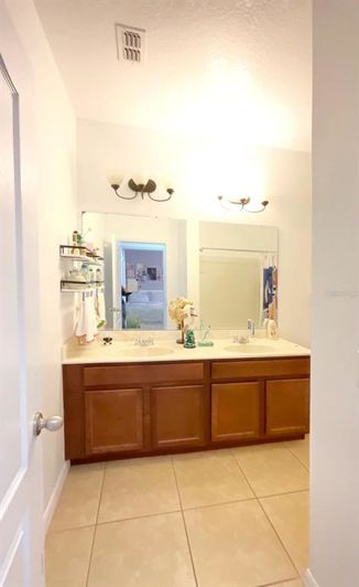 Image No.28-3 Bed Townhouse for sale