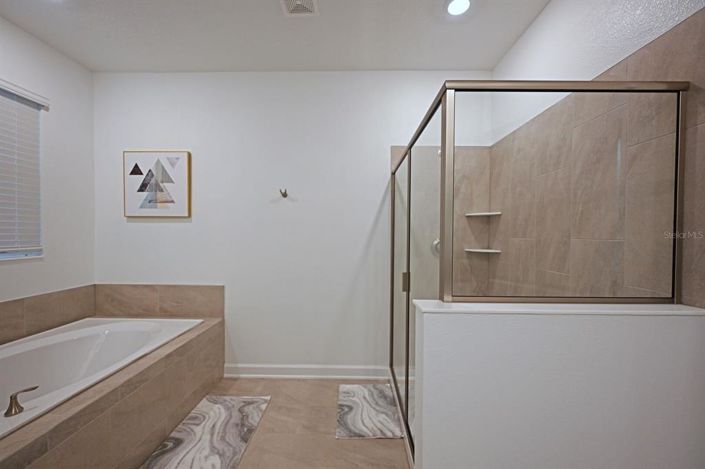 Image No.28-8 Bed House for sale