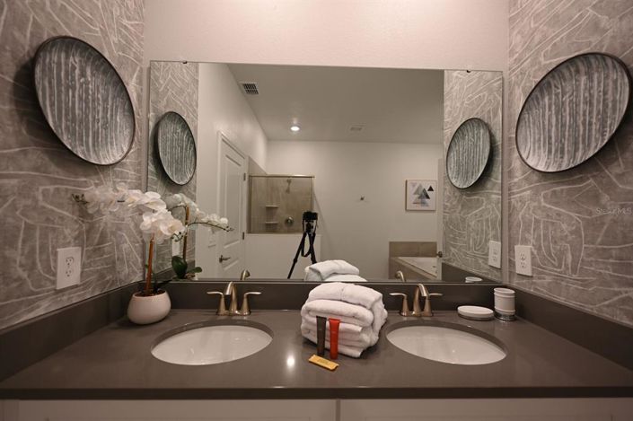 Image No.29-8 Bed House for sale