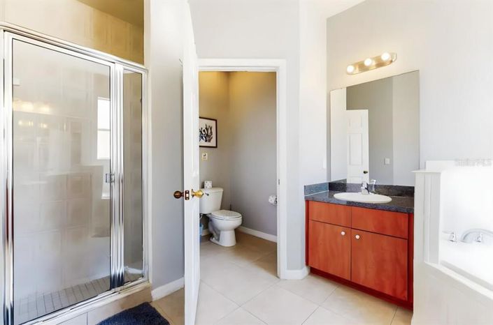 Image No.11-5 Bed House for sale