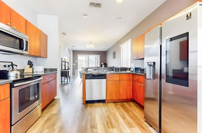 Image No.6-5 Bed House for sale