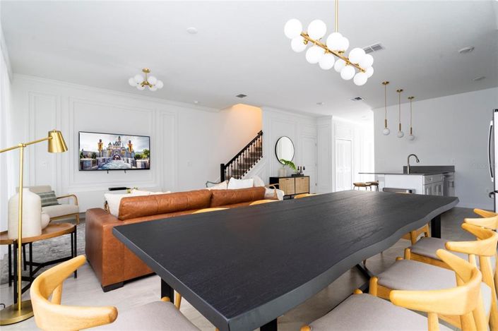 Image No.12-5 Bed Townhouse for sale