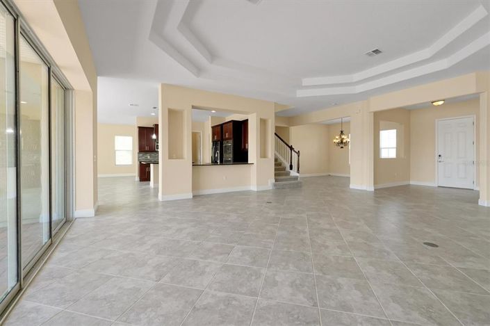 Image No.12-5 Bed House for sale