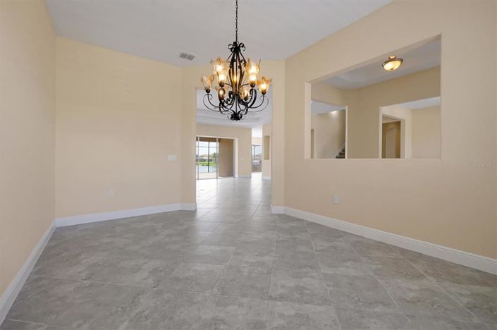 Image No.13-5 Bed House for sale