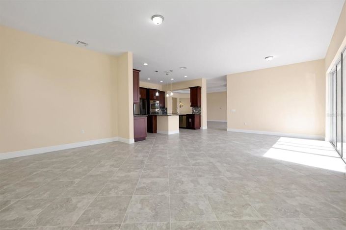 Image No.21-5 Bed House for sale