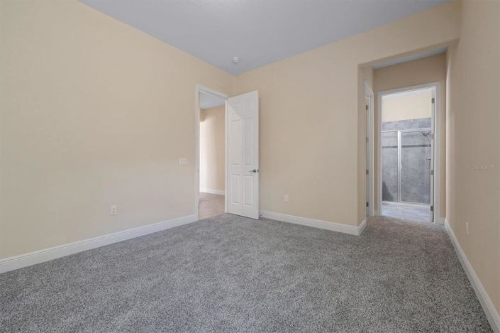 Image No.33-5 Bed House for sale