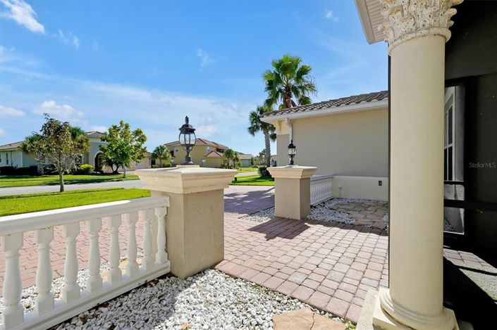 Image No.8-5 Bed House for sale