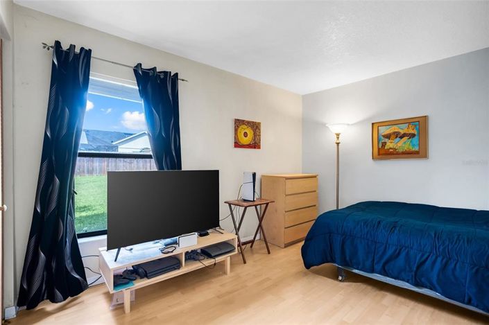 Image No.18-4 Bed House for sale