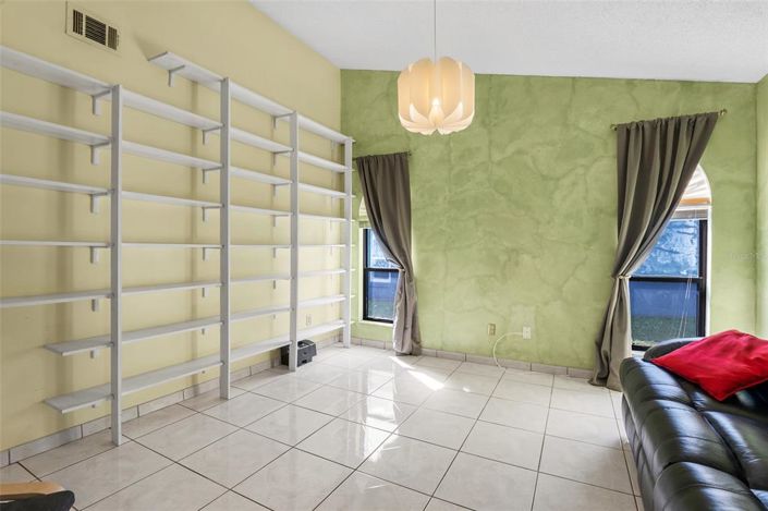 Image No.22-4 Bed House for sale