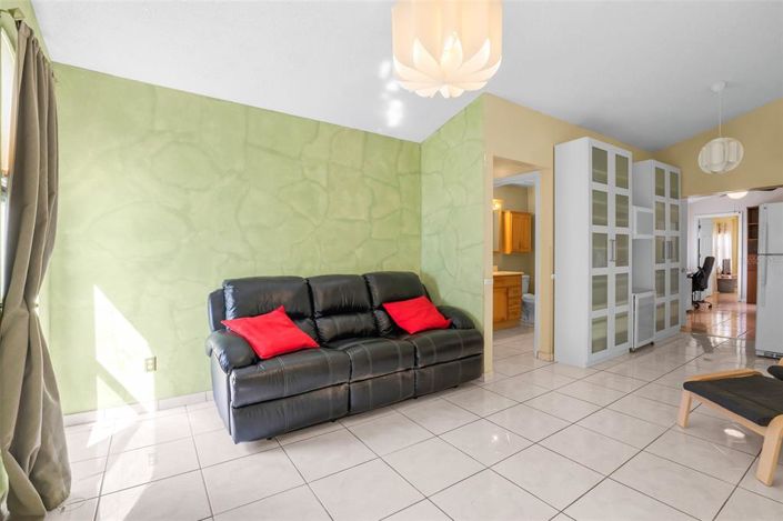 Image No.23-4 Bed House for sale